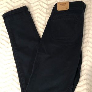 NWT Hollister Navy Low Rise Size 3 W 26 (juniors)